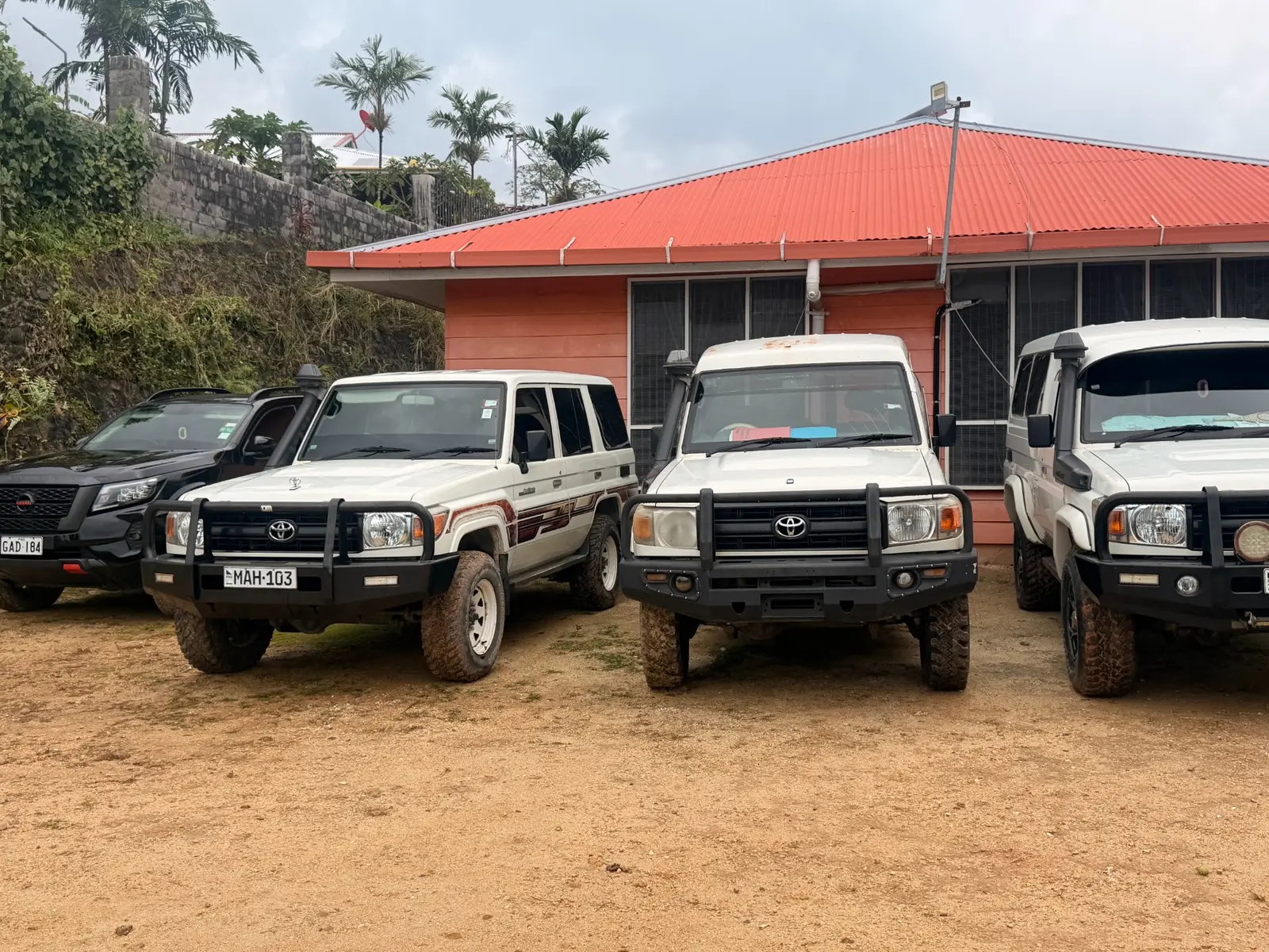 MAXNVID hire-car fleet of Land Cruisers and utility vehicles